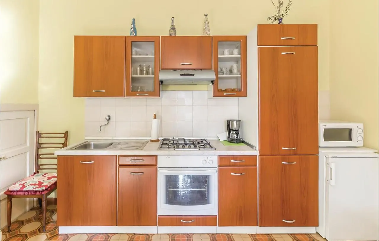 Lovely Apartment In Pula With Wifi Loborika