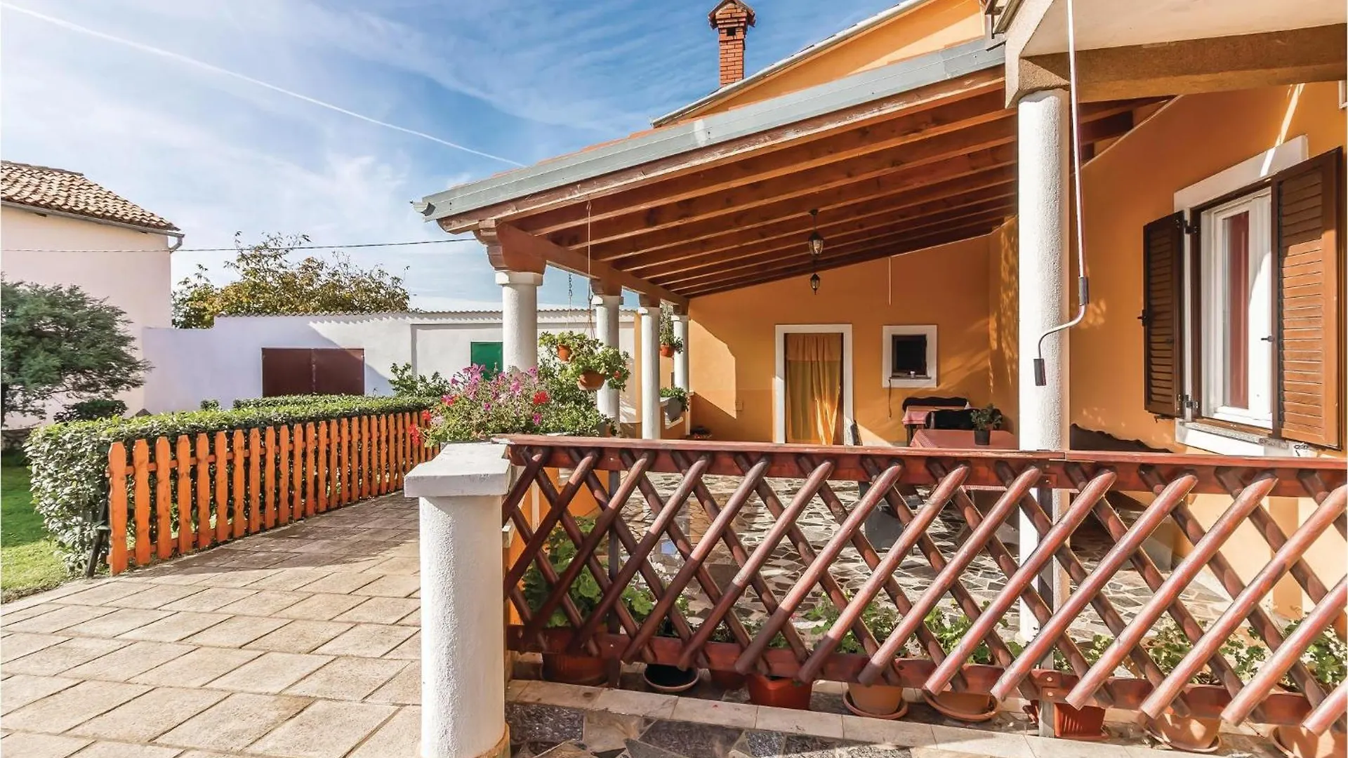 Lovely Apartment In Pula With Wifi Loborika