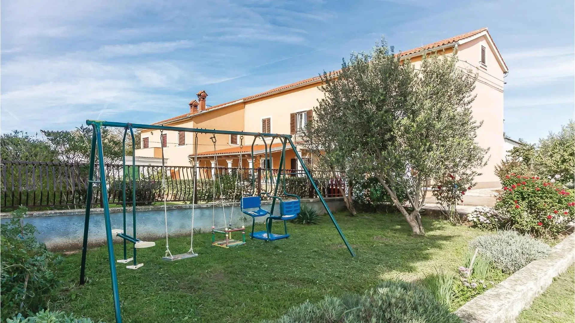 Lovely Apartment In Pula With Wifi Loborika