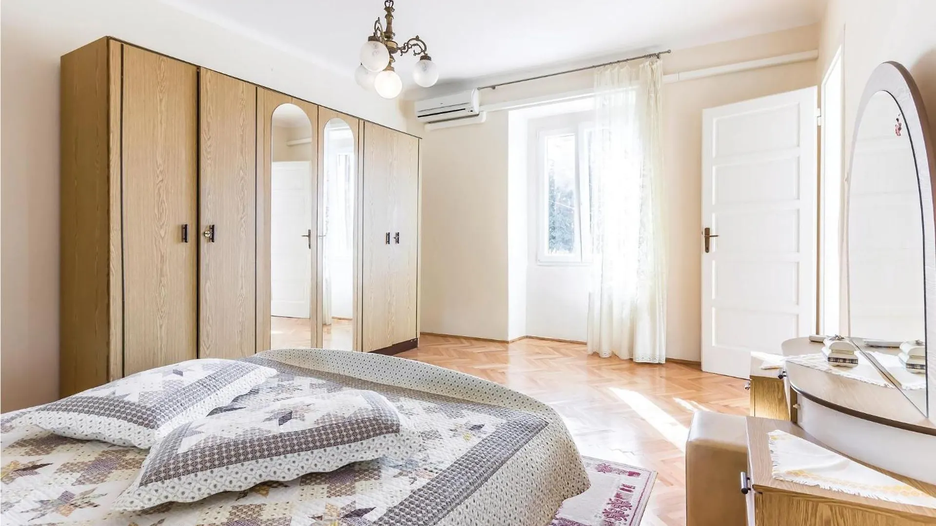 Lovely Apartment In Pula With Wifi Loborika