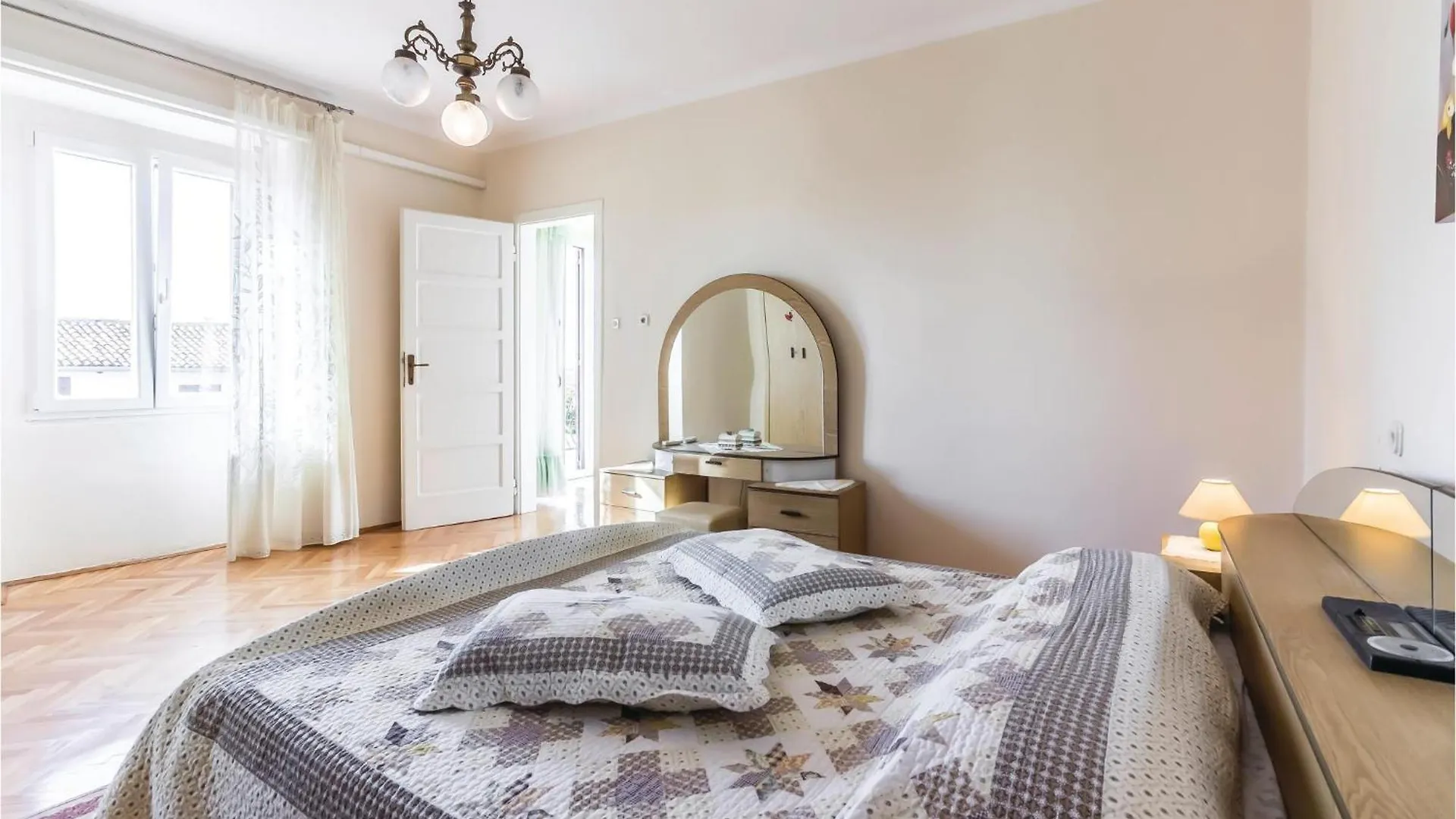 Lovely Apartment In Pula With Wifi Loborika